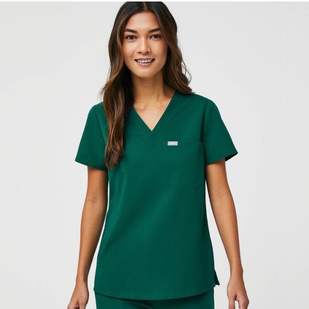 Figs Hunter Green single pocket scrub top